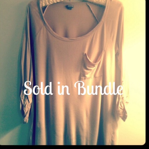 Nordstrom Tops - Nordstrom Top w/ Pocket✨✨