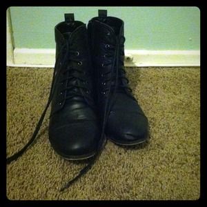 Black Combat Boots (Size 6)
