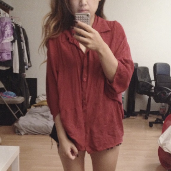 ❌📦 SOLD -- Foreign Exchange Red Oversized Top