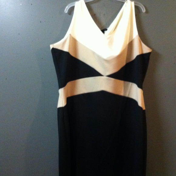 Show stopper , figure friendly , a must have.