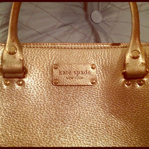 🚫SOLD🚫Additional pics of gold kate spade bag