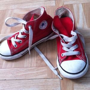 Kids red converse shoe bundle, trade