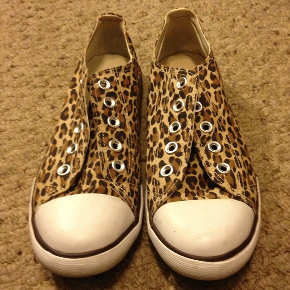 BUNDLED & SOLD! Aeropostale leopard print sneakers