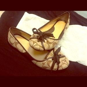 Authentic brown Coach flats! Size 7 small fit.