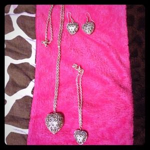 Earring necklace and bracelet set