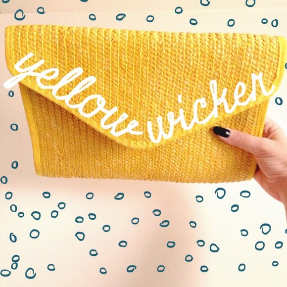 Host Pick 👍 Yellow Wicker Clutch Purse