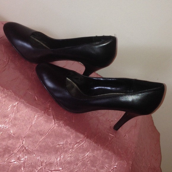 SOLD - Picture 3 of 4