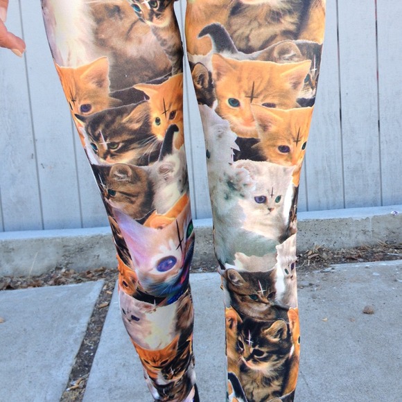 Kitten cross leggings--Sale