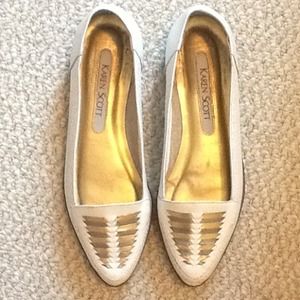 Karen Scott white flats.