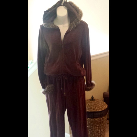 Velour sweat suit (very cute )