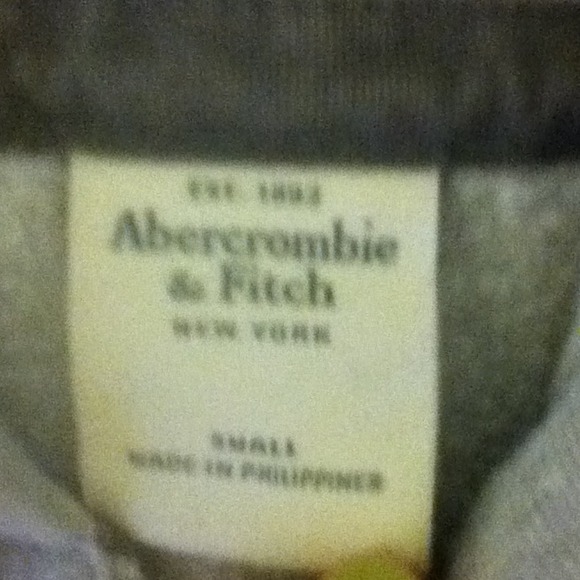 Grey Abercrombie & Fitch zip up sweater! - Picture 4 of 4