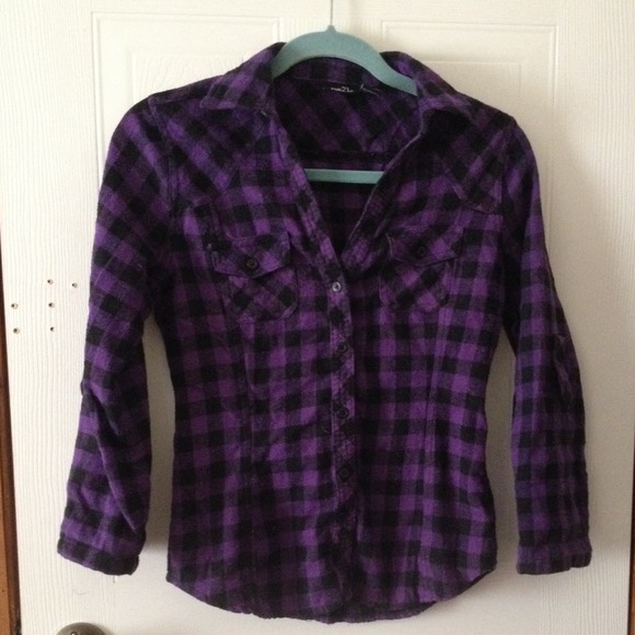 🚫SOLD ON VINTED🚫 Purple and black plaid top