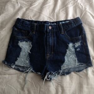 Denim distressed highwaisted shorts