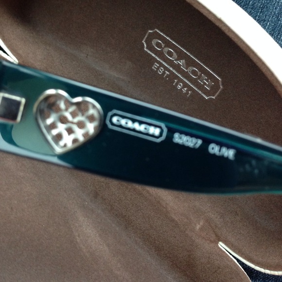 Cute two-tone authentic Coach sunglasses + case - Picture 3 of 3