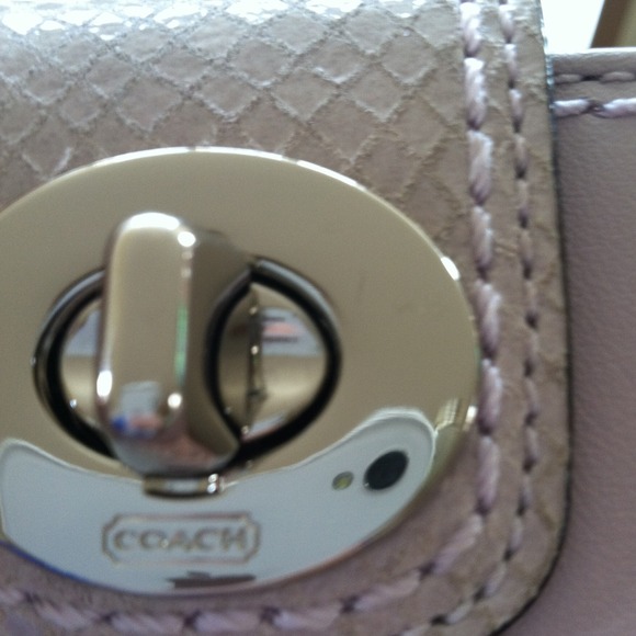 ❌More pictures of coach wallet❌