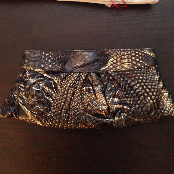 🎉HP🎉Lauren merkin clutch - Picture 4 of 4