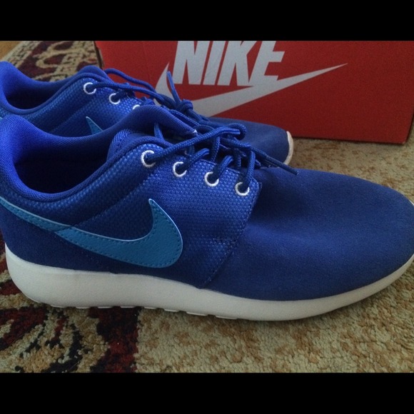Nike rosherun kids size 4