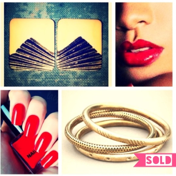 *REDUCED*Vintage Post Back Ceramic & Gold Earrings