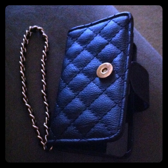Charlotte Russe iPhone 4 wallet case