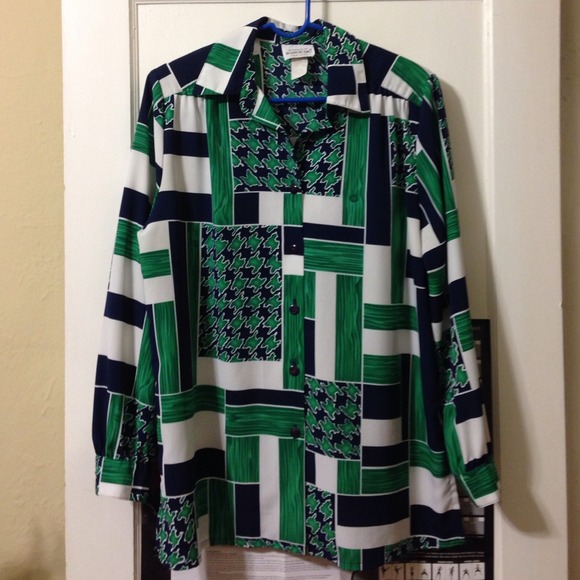 BROWNSTONE STUDIO GREEN BLOUSE.