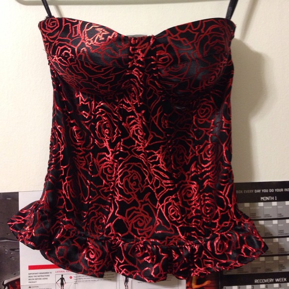 CHARLOTTE RUSSE BLACK AND RED CORSET TOP.