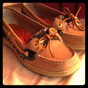 Size 6 Sperry Shoes