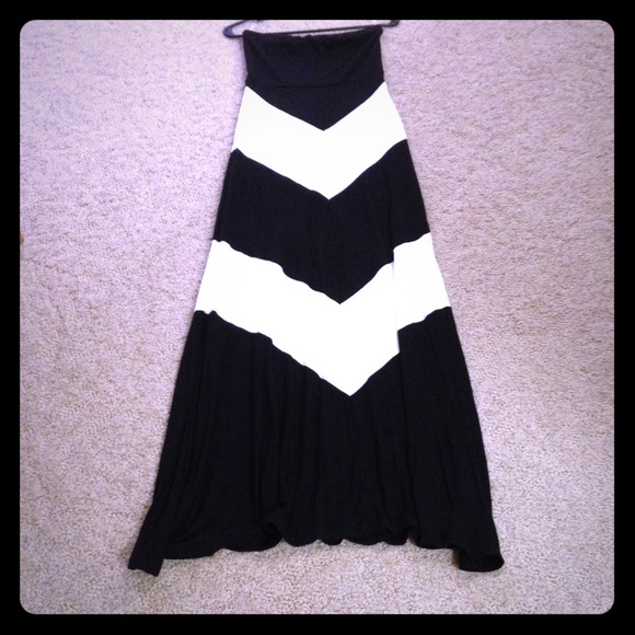 NWT chevron maxi dress - Picture 1 of 2