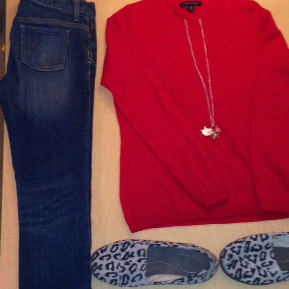 Banana Republic Sweaters - BR sweater and juicy bundle