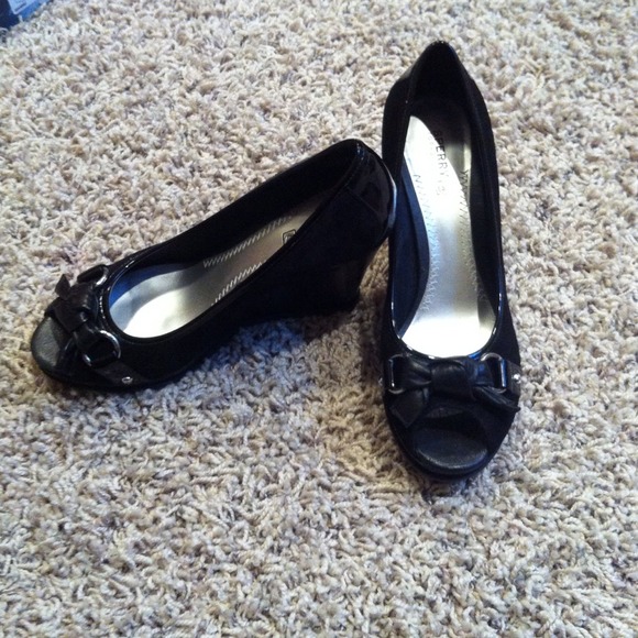 Sperry Black suede wedges