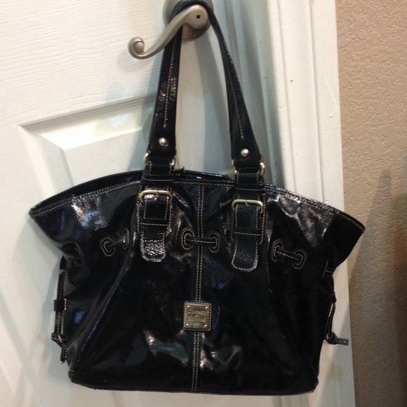 REDUCED Black patent dooney & Bourke purse