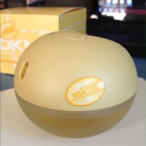 DKNY Sweet Delicious Creamy Meringue
