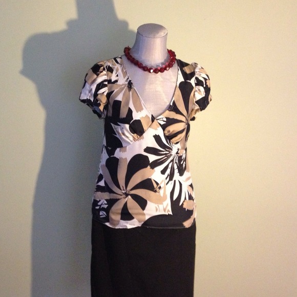 The Limited short sleeve shell