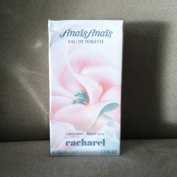 🚫sold in bundle to tbubbs🚫Anais Anais Perfume