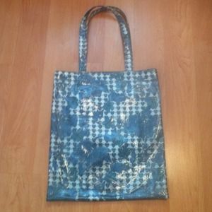Blue flower and hearts tote