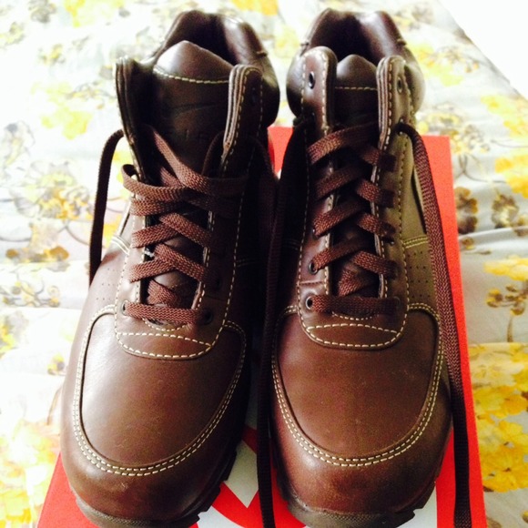 ❄️Ready for the snow?!?!❄️Women's Nike boot sz 9.5