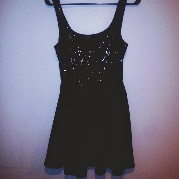 ❌SOLD😊✨ Nollie black sequined dress from Pacsun ✨