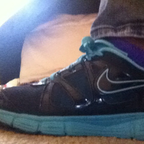 Nike Shoes - NikeREAK fairly new