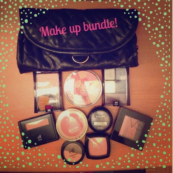 ⛔SOLD BUNDLE⛔️Make up bundle!🎀💄