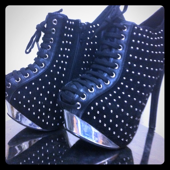 Black / silver studded ankle booties