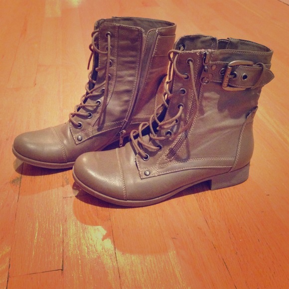 Guess Combat Boots & VS Slipper BUNDLE