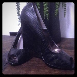 Collin Stuart black wedges size 7