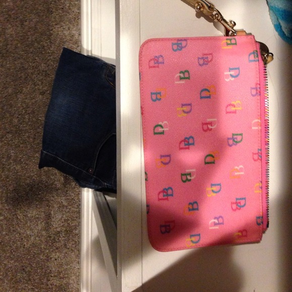 Dooney and Bourke clutch