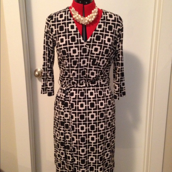 Black/white wrap dress