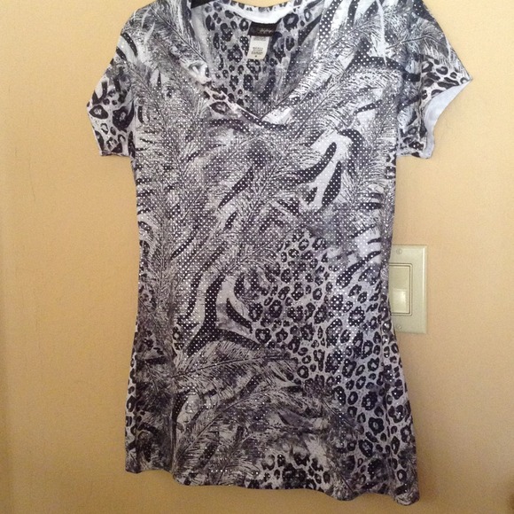Daytrip T-shirt ** NWOT **