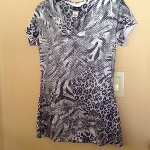 Daytrip T-shirt ** NWOT **