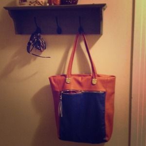 🎉12/19 Host Pick🎉 Kate Landry Tote😍