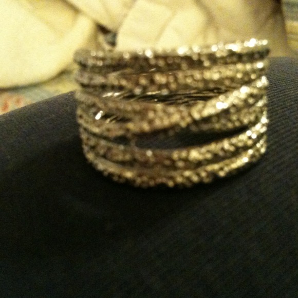 Pretty silver ring - Picture 2 of 2