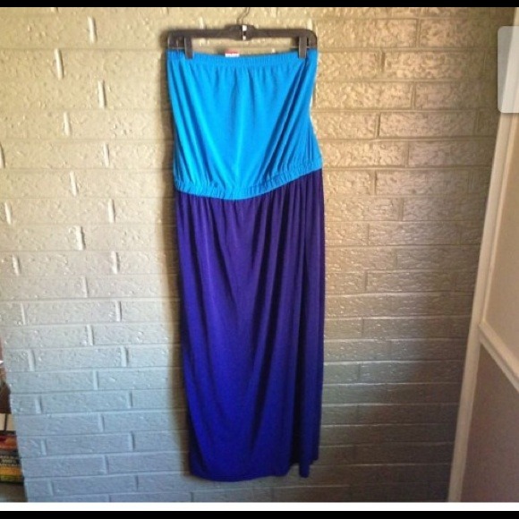 Plus size Avenue color block maxi dress
