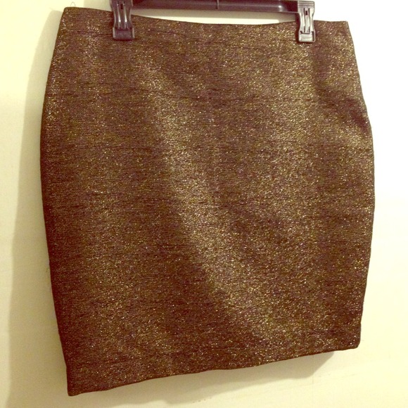 SOLD⚡️BEAUTIFUL GOLD/BLACK GLAM SKIRT!!⚡️ NWOT
