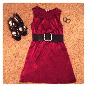 Cut-out neckline dress!!